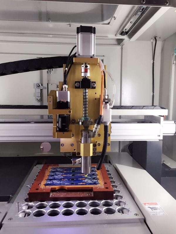 Stress Free Depanelization PCB Router with Automatic Alignment Compensation